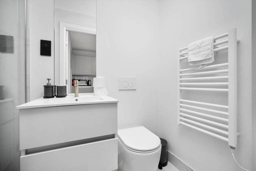 Stylish 2 Bedroom Apartment Close To Everything Birmingham Bagian luar foto