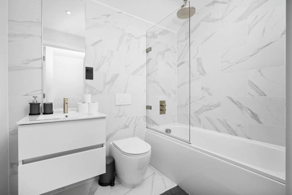 Stylish 2 Bedroom Apartment Close To Everything Birmingham Bagian luar foto