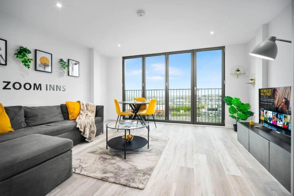 Stylish 2 Bedroom Apartment Close To Everything Birmingham Bagian luar foto